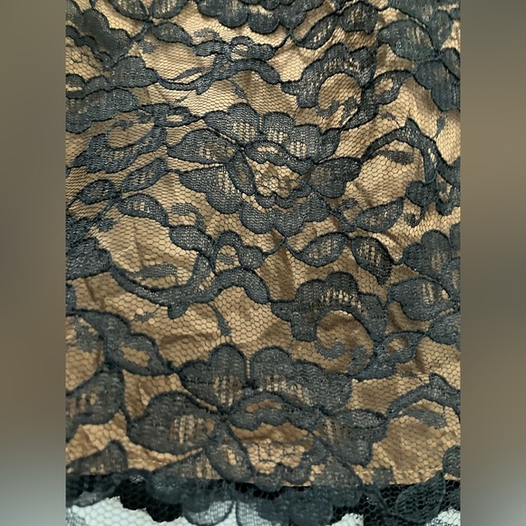 Women’s little black lace Dress - vintage look - lined with copper toned fabric - Picture 3 of 15